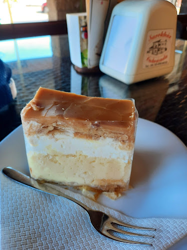 Poroszló, Fő út 20, 3388