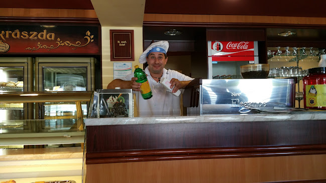 Comentarii opinii despre Bor Cukrászda és Kávézó - Dabas