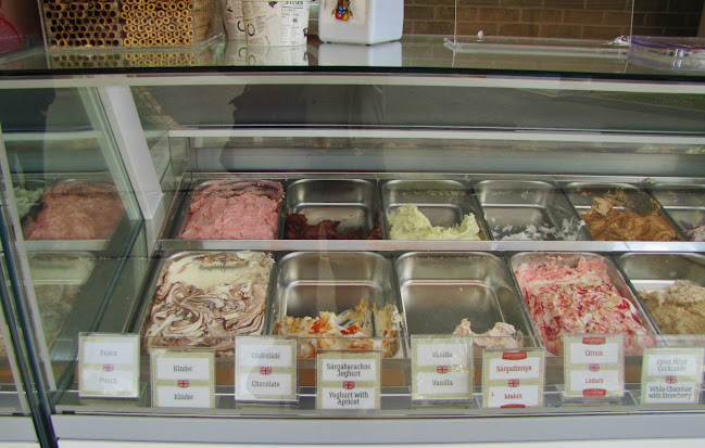 Opinii despre Cousin Fagyizó în Debrecen - Vendéglátás