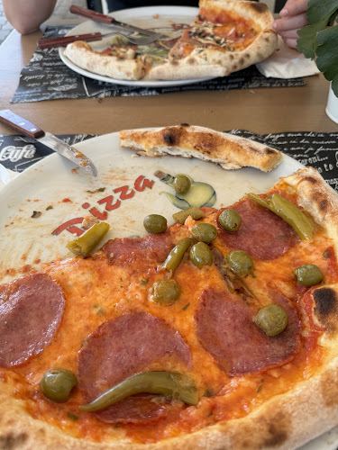 Opinii despre Gomba Étterem és Pizzéria în Révfülöp - Vendéglátás