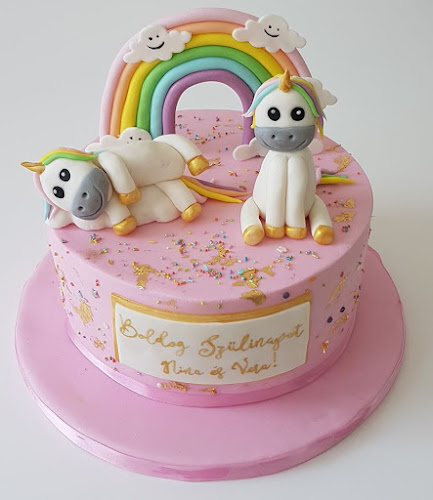 Comentarii opinii despre Azur Cake - Kézműves tortaműhely (esküvői, születésnapi torta, macaron, mousse) Miskolc