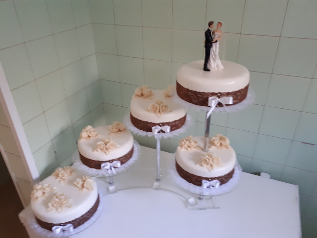 Opinii despre Sipaki Cukrászda în Békés - Vendéglátás