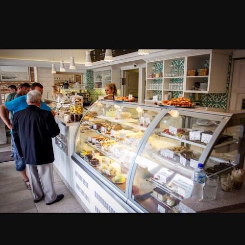 Piskóta Kávéház - Ács