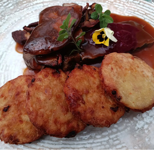 Dombi és Fiai - Vendéglátás