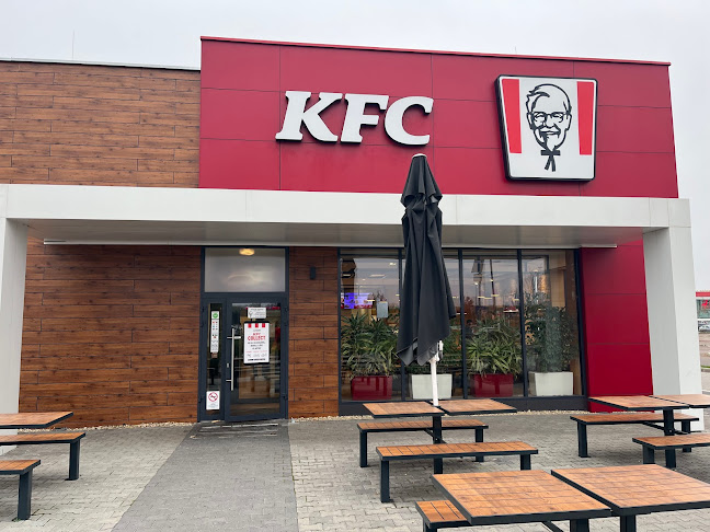 KFC Szolnok Auchan DT