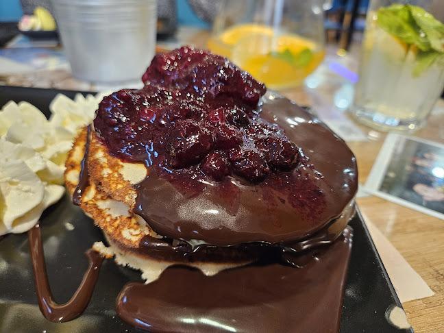 Opinii despre Johnny's Bistro Buda în Budapest - Vendéglátás