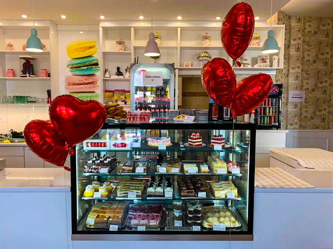 Comentarii opinii despre Macaron Kávézó és Cukrászda