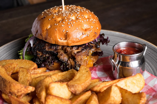 Opinii despre Elixir Bar n' Kitchen în Győr - Vendéglátás