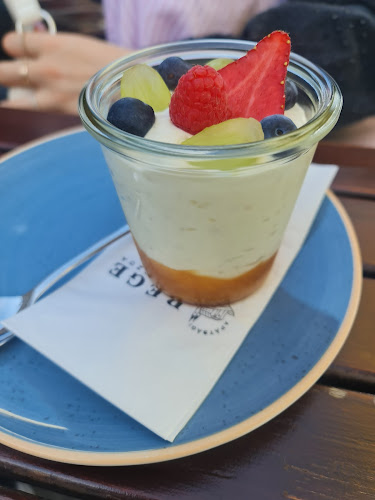 Comentarii opinii despre Apátsági Rege Cukrászda