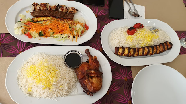 Opinii despre Noon Baghi Cafe & Restaurant în Pécs - Vendéglátás