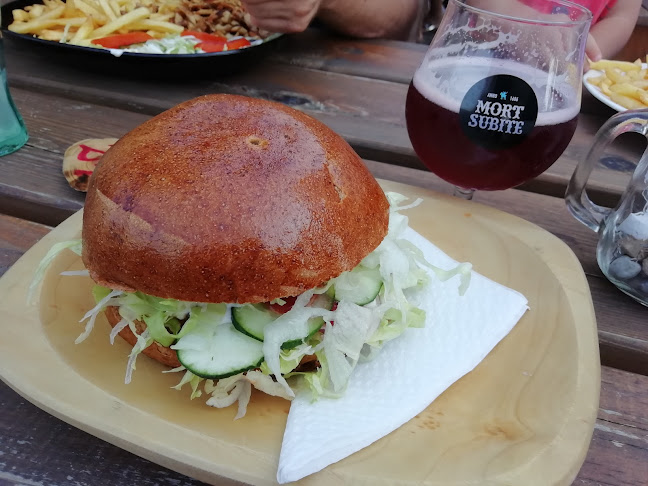 Comentarii opinii despre Pajta Pub