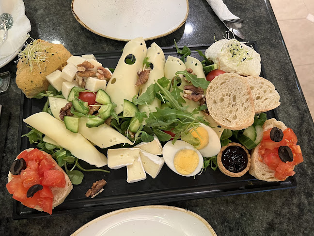 Comentarii opinii despre Anna Café