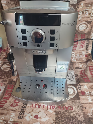 Opinii despre Attila Kave în Oroszlány - Vendéglátás