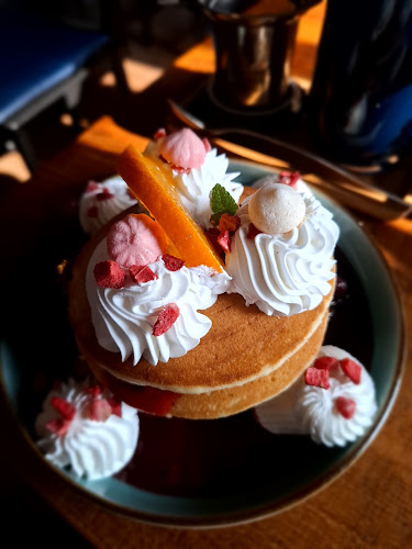 LYR Speciality Coffee and Food - Vendéglátás