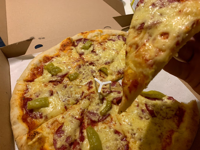 Opinii despre Best Hollywood Pizza&Burger în Komárom - Vendéglátás