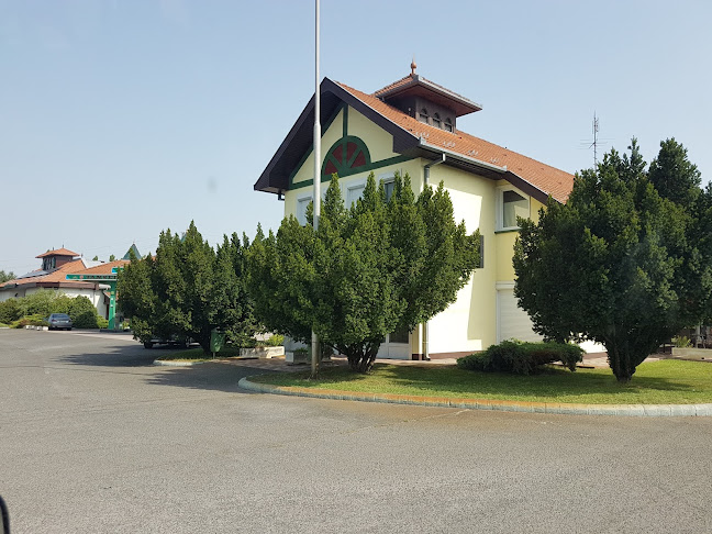 Tanker Café and Bar