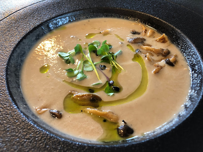 Mángold Füredi Bisztró