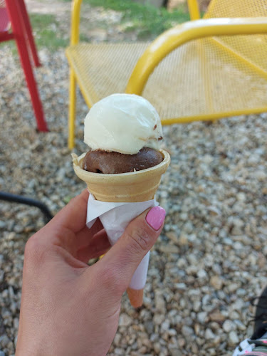 Opinii despre Vadása Fagyizó în Hegyhátszentjakab - Vendéglátás