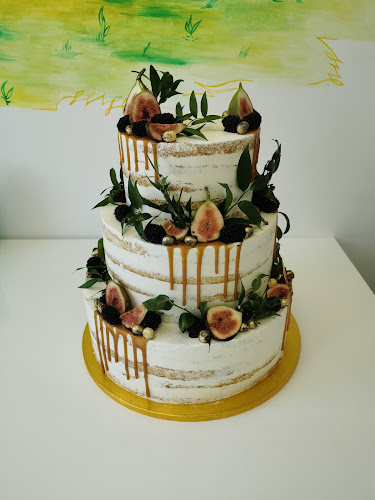 Azur Cake - Kézműves tortaműhely (esküvői, születésnapi torta, macaron, mousse) Miskolc - Vendéglátás