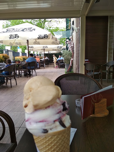 Comentarii opinii despre Horváth Cukrászda