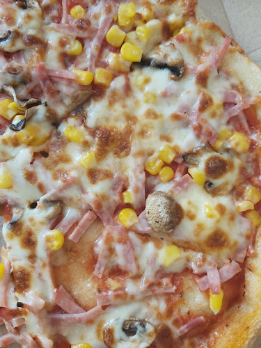 Budapest, S Pizzéra, Üllői út 473 50, 1181