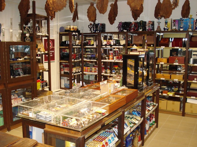 Golden Drinks Kft. Italszaküzlet és Nemzeti Dohánybolt - Vendéglátás