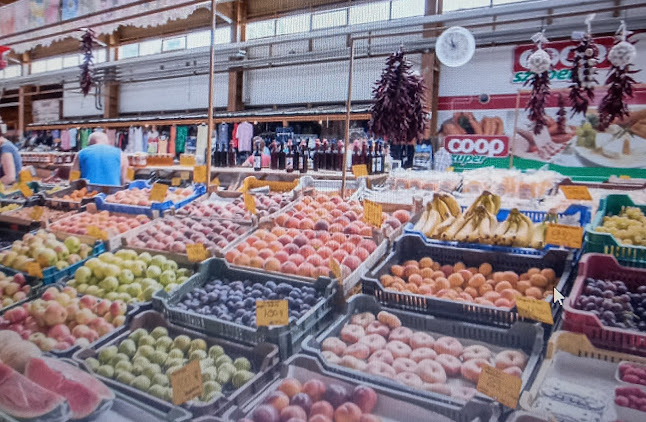 Opinii despre Balatonfüredi Vásárcsarnok în Balatonfüred - Vendéglátás