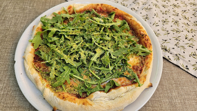 Opinii despre Rozmaring Kiskert Vendéglő és Pizzéria în Siófok - Vendéglátás