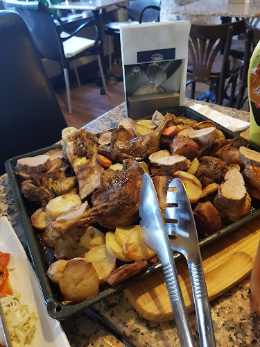 Opinii despre LOTUS cafe & wine lounge în Hévíz - Vendéglátás