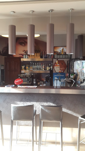 Opinii despre Csók Internet&Coffee Bár în Berettyóújfalu - Vendéglátás