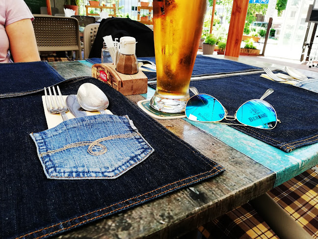 Comentarii opinii despre Komédiás Étterem