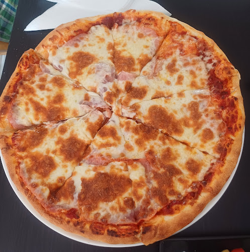 Opinii despre MEEX Bistro (Pizza, Hamburger) în Gyöngyös - Vendéglátás