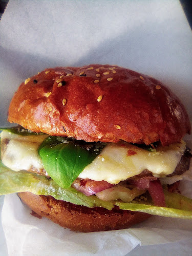 Guruló Büfé - Vendéglátás