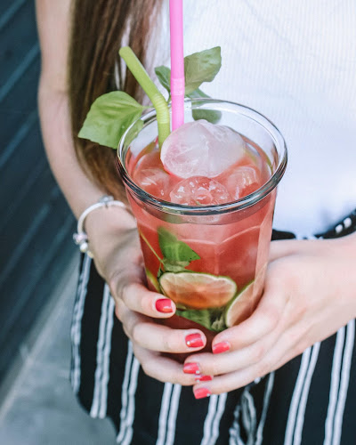 Tata, Május 1. út 21, 2890