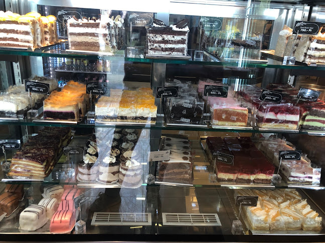 Opinii despre Nádor cukrászda în Győr - Vendéglátás
