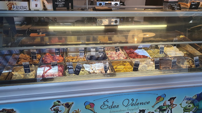 Opinii despre Édes Velence Fagyizó în Székesfehérvár - Vendéglátás