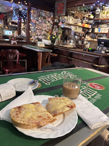 Opinii despre Kicsi Ír Kávézó în Budapest - Vendéglátás