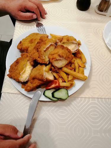 Fehèrló Ètterem Ès Rendezvènyház,Fehérló Panzió