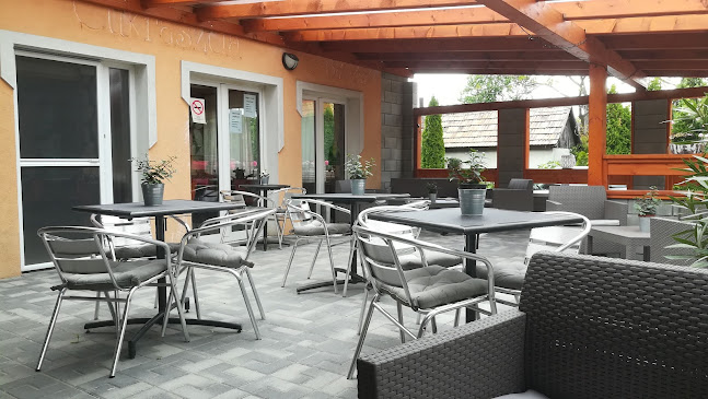 Opinii despre Mezei Cukrászda és Kávézó în Szárliget - Vendéglátás