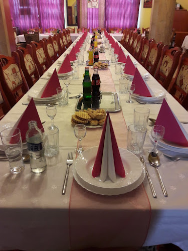 Niki Ételbár - Ajak