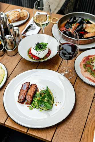 Budapest, Október 6. u. 8, 1051