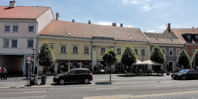 Arcus Kávézó - Vendéglátás