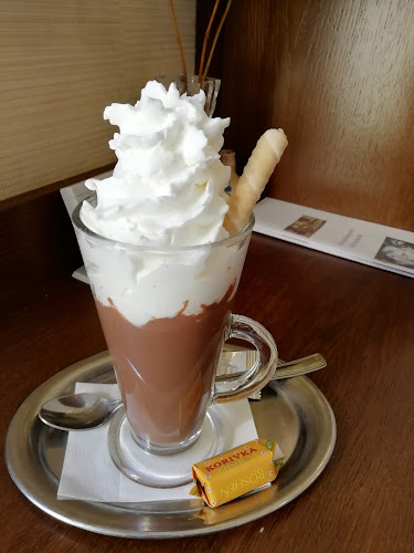 Opinii despre Bern Kávéház în Cegléd - Vendéglátás