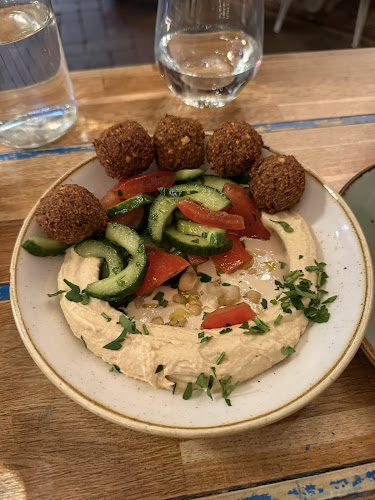 Comentarii opinii despre Mazel Tov