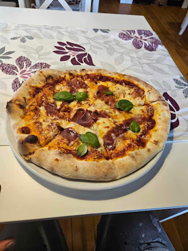 Comentarii opinii despre Kalácsos pékség ,Sercli és Paradicsom