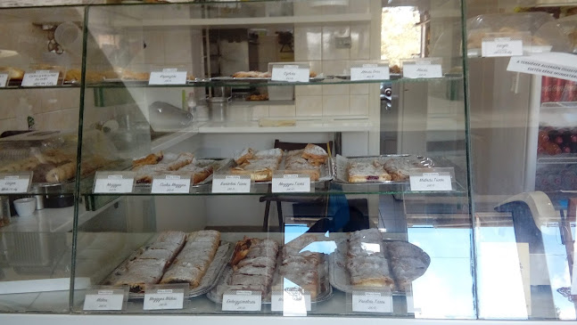 Opinii despre Rétes & Sütiház în Érd - Vendéglátás