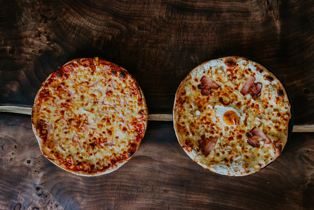 Giga Testvérek - Vendéglátás