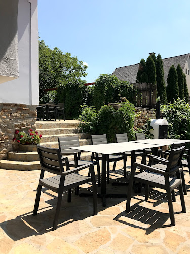 Mákvirág Borház-vendéglő - Vendéglátás