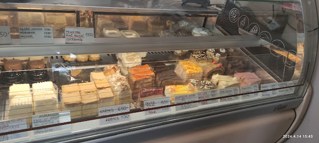 Opinii despre Édes kettes Cukrászda în Pomáz - Vendéglátás