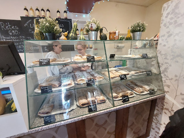 Comentarii opinii despre Monarchia Rétesház